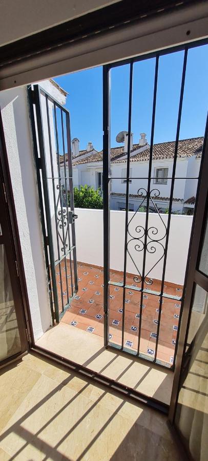 Maison Marbella Proche De La Mer Kültér fotó